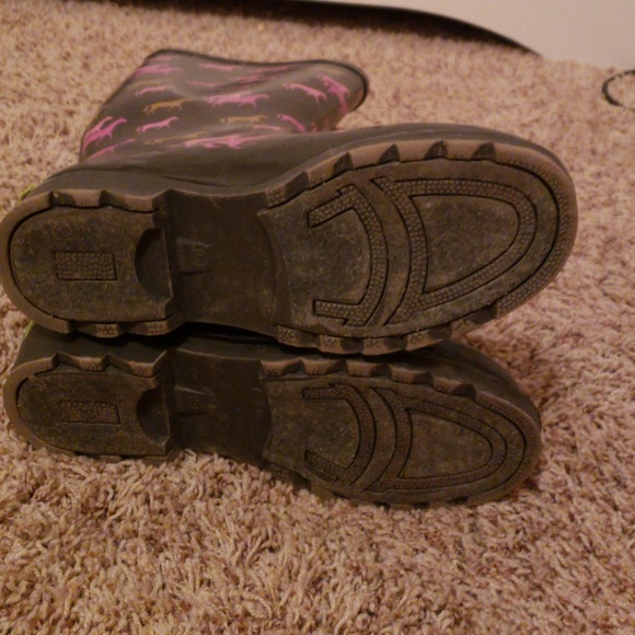 Boots - Picture 2 of 3